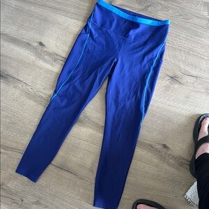 Athleta interval stash 7/8 tipped tights  with pockets NWOT